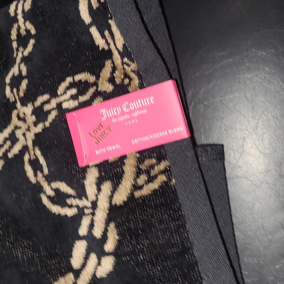 💕HP💕Juicy Couture Black and Beige Logo Bath Towel Set - Picture 3 of 8